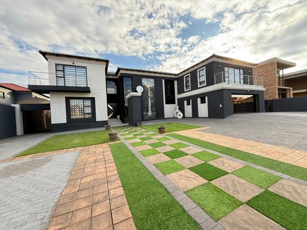 House For Sale in Three Rivers East, Vereeniging